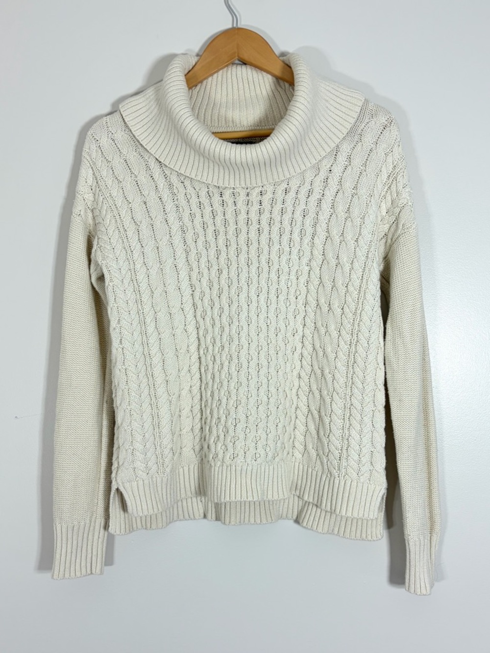 🖤5/$40!!  American Eagle Cream Cable Turtleneck Knit Sweater, Coastal Preppy